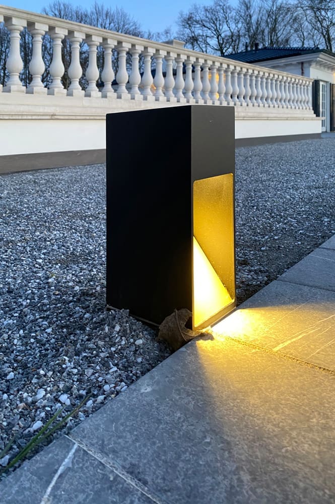 Res.07 spotjes strakke zwarte spotjes met mooi sfeerlicht