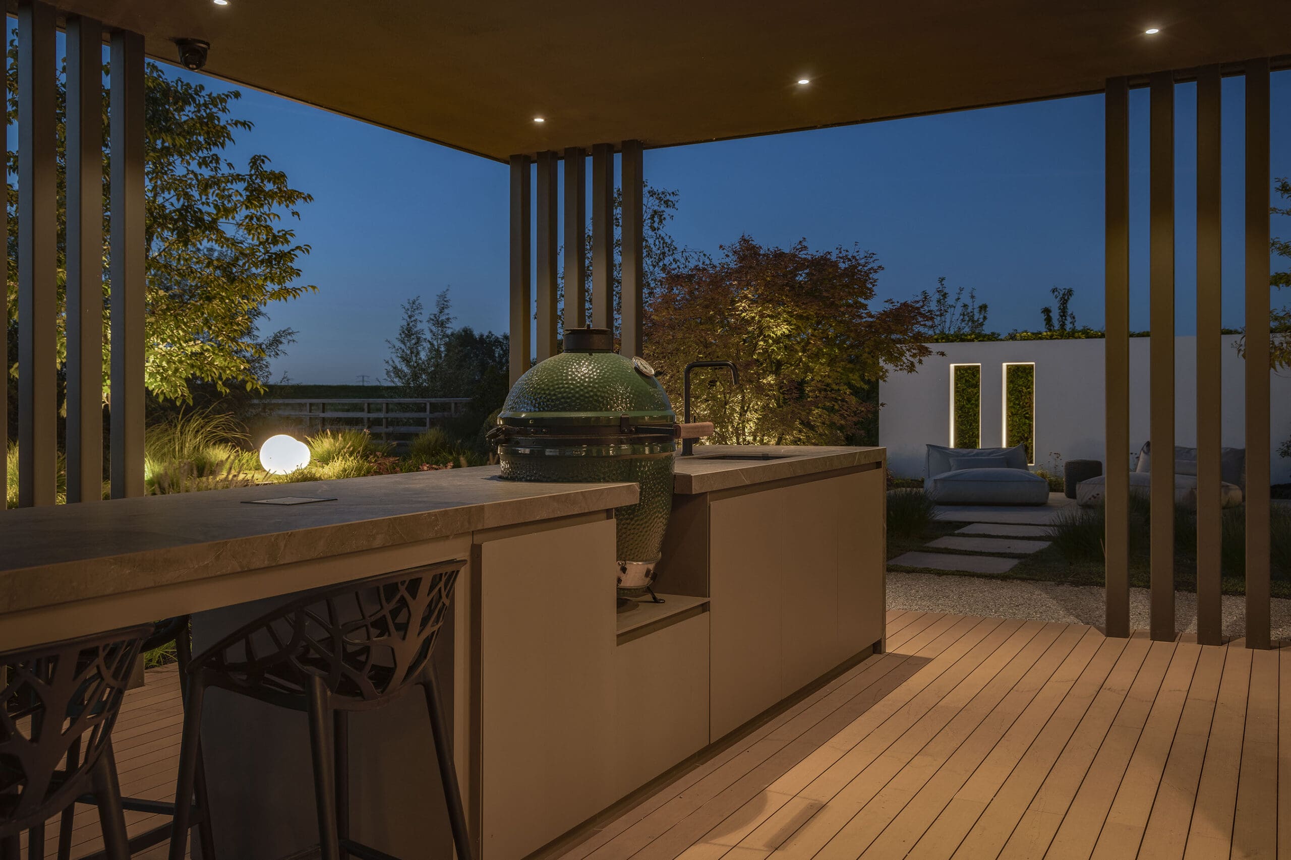 XL luxury outdoor kitchen with Big Green Egg