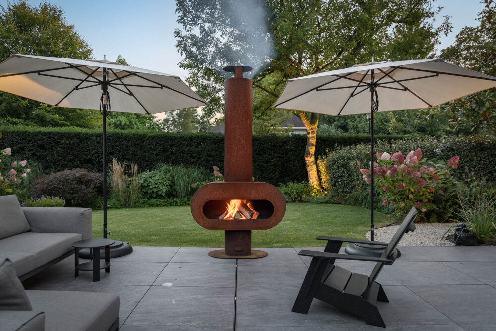 de zeno buitenhaard bij de lounge zorgt voor een extra gezellige sfeer