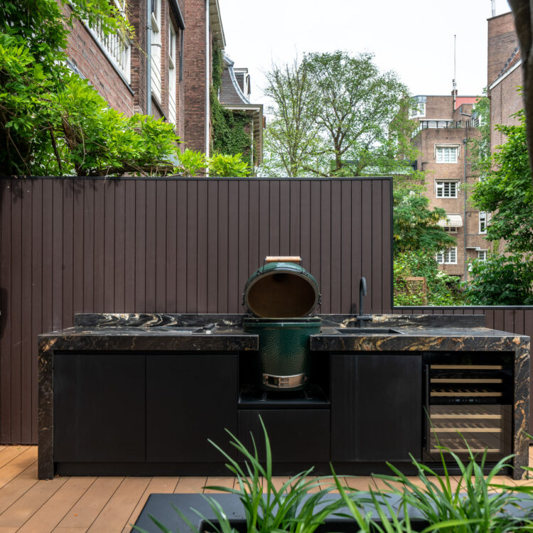 Marble outdoor kitchen with allure