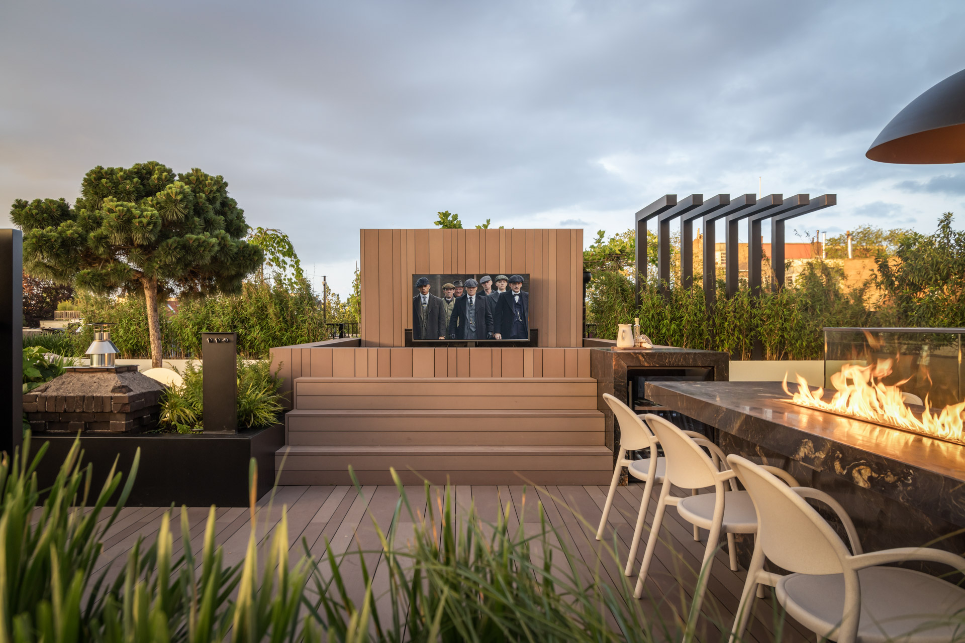 jacuzzi met inschuifbare tv