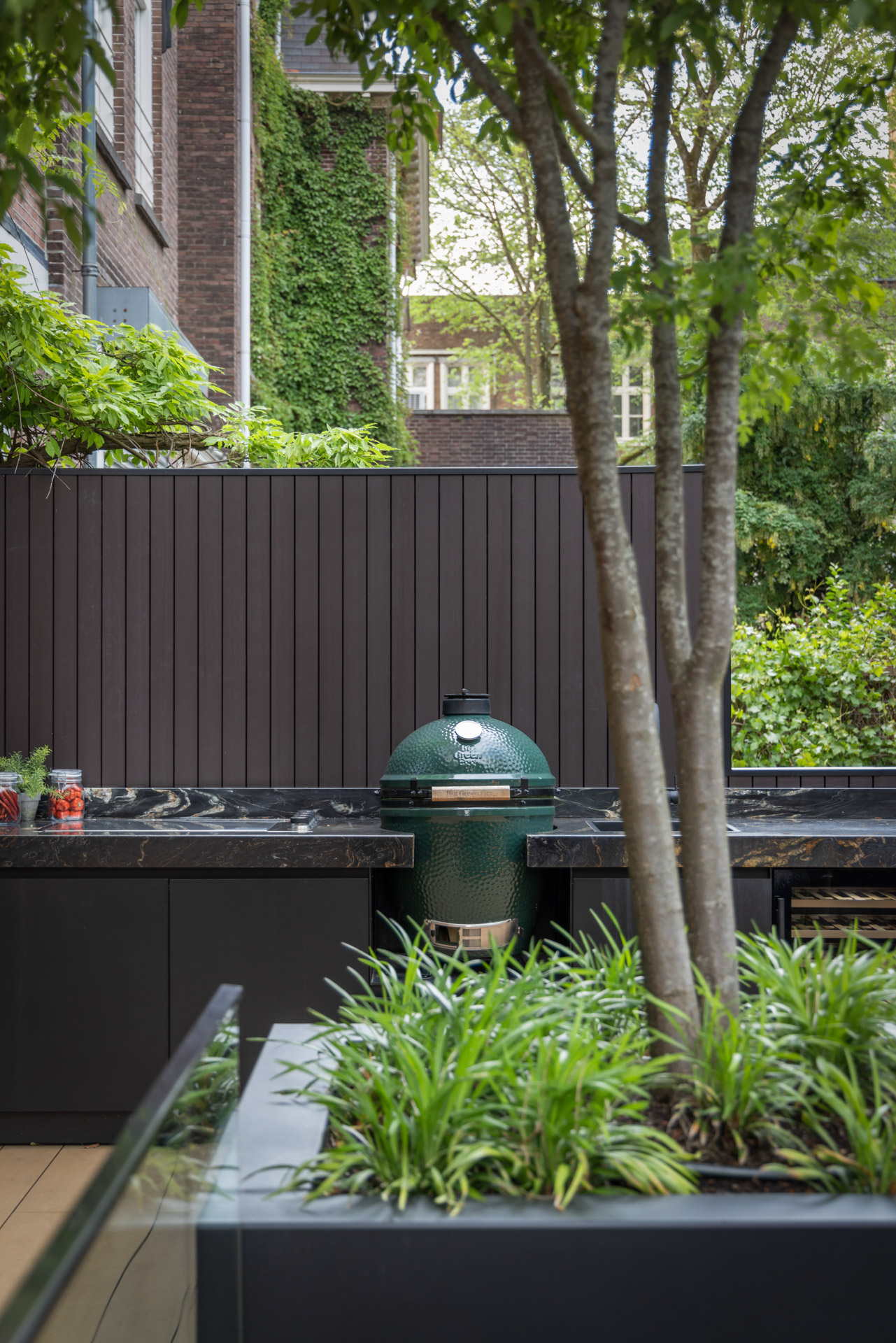 luxe buitenkeuken met big green egg