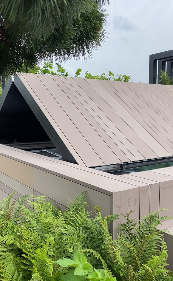 jacuzzi dek dat open gaat