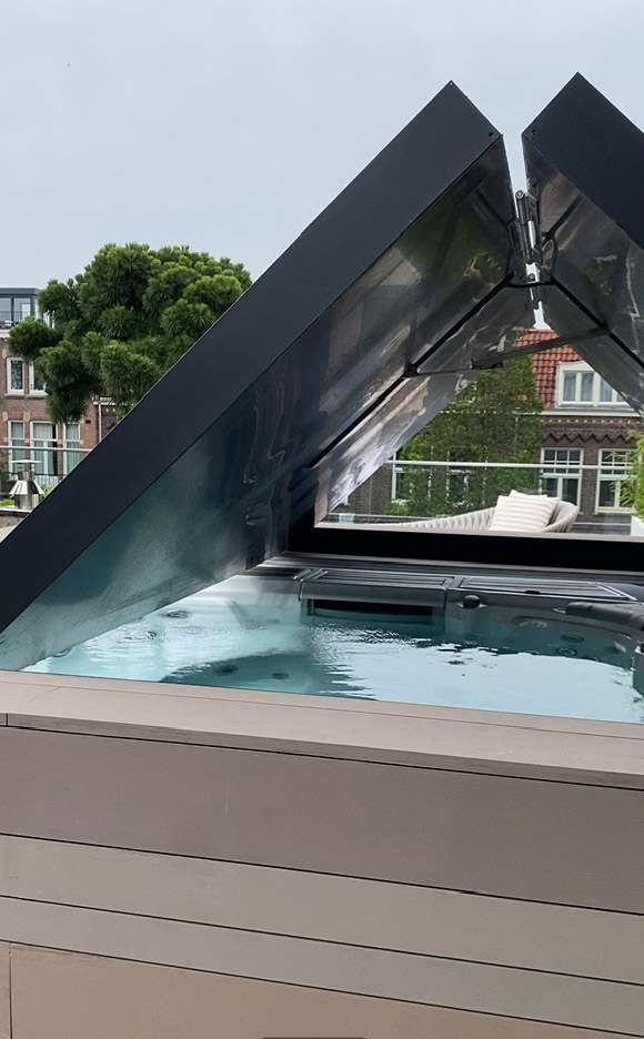jacuzzi dek dat open en dicht gaat