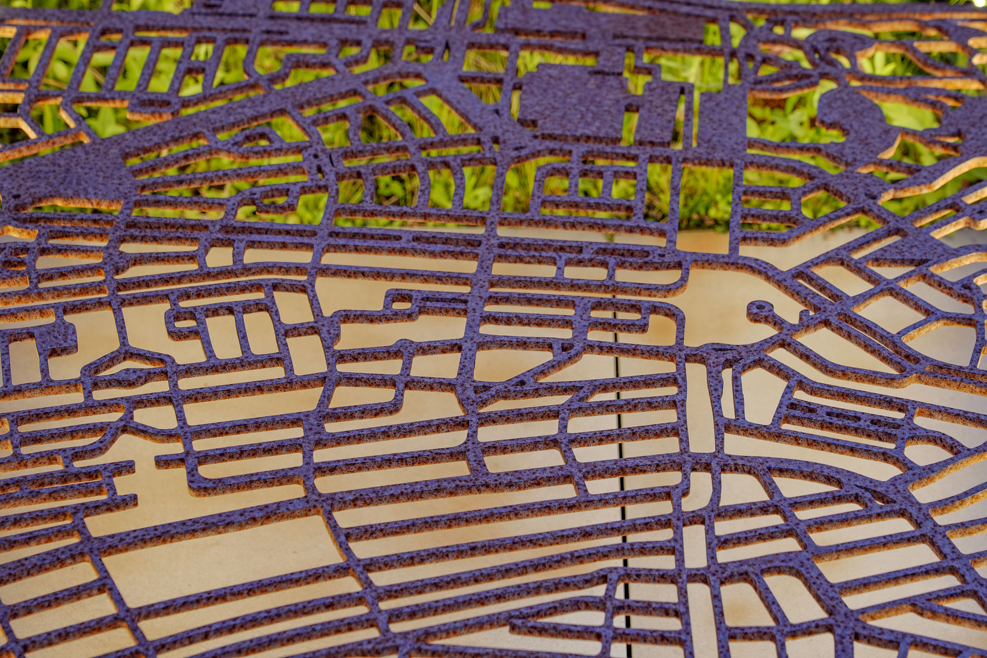 Cortenstalen lopers met led strips vanaf onder.