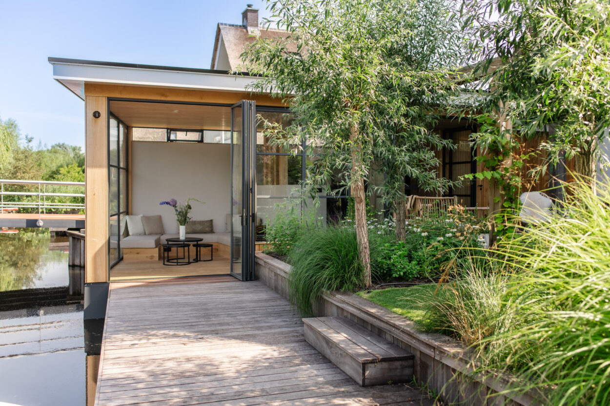 13 overkapping aan het water