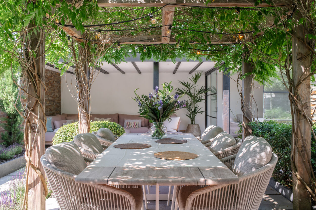 16 Eettafel wisteria