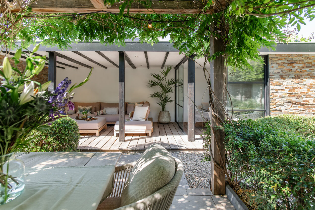 22 blauwe regen pergola