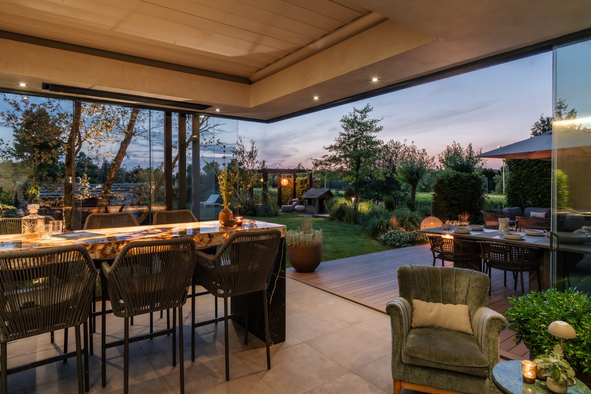 Omslag | Refined Lumina Outdoor Kitchen