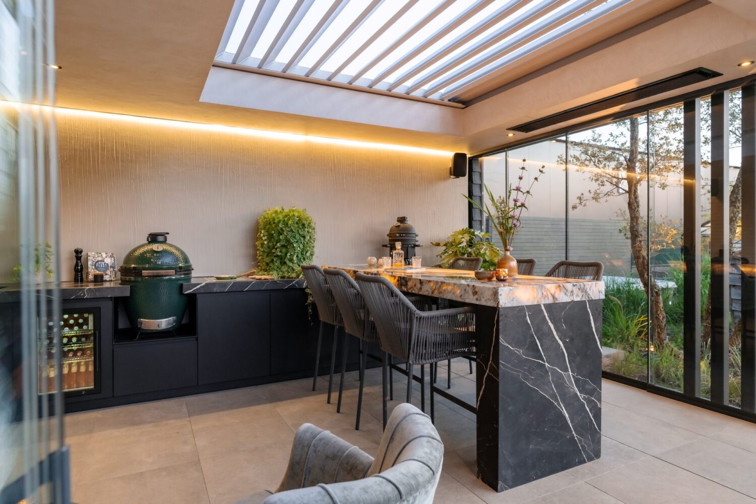Lamellendak Corradi | Refined Lumina Outdoor Kitchen