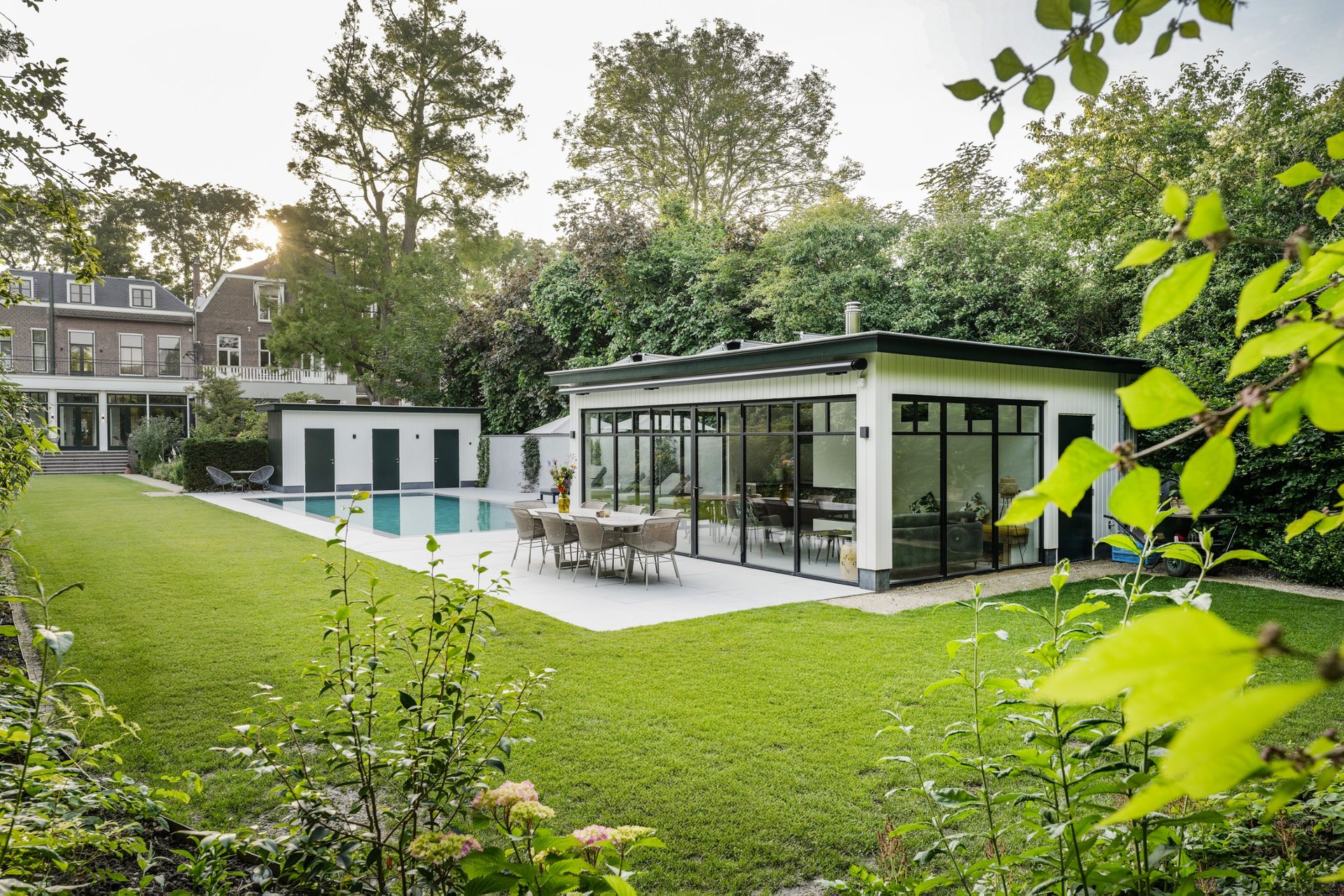 Overkapping glaswand | Rotterdams badhuis, wellnesstuin in Rotterdam