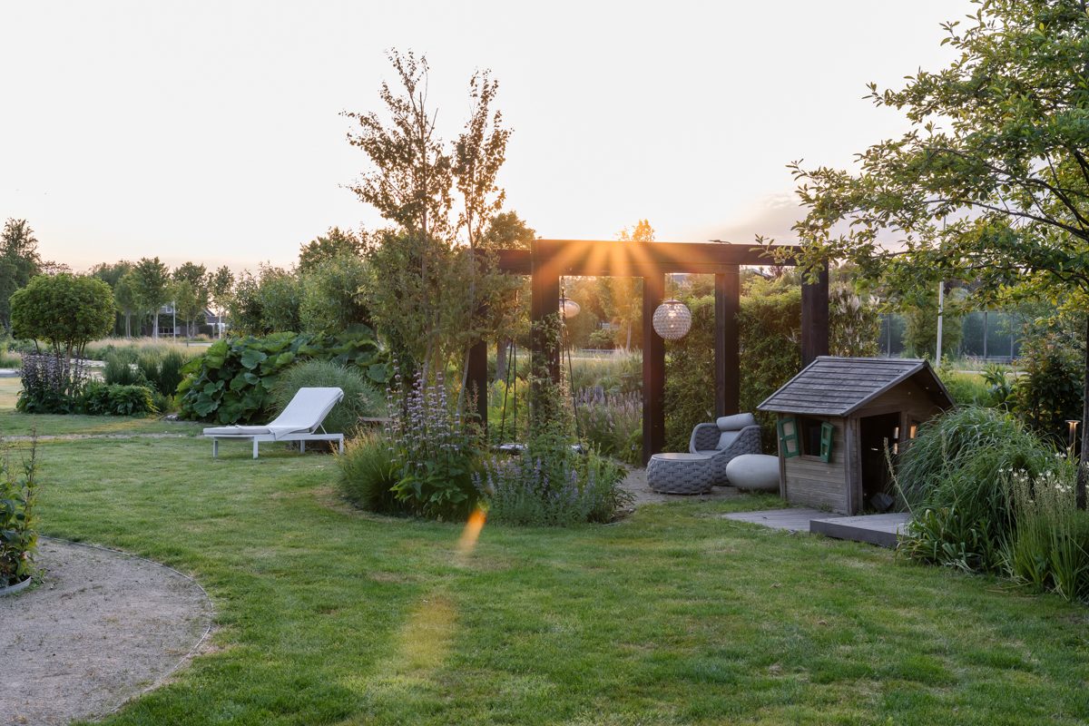 Borders | Wild & Refined Country Garden in Reeuwijk